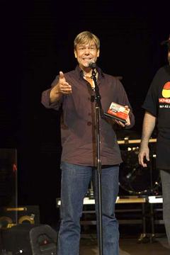 Dr. Jim giving a speech at the 2009 JPF Awards after receiving 1st place for the Ultimate Weight Loss album